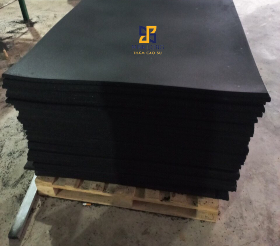 Gạch cao su màu đen dày 20mm