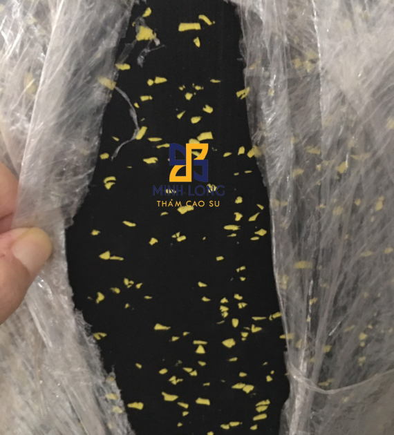 Thảm cao su EPDM chấm vàng